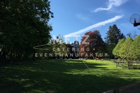 Stella Rheni im Park